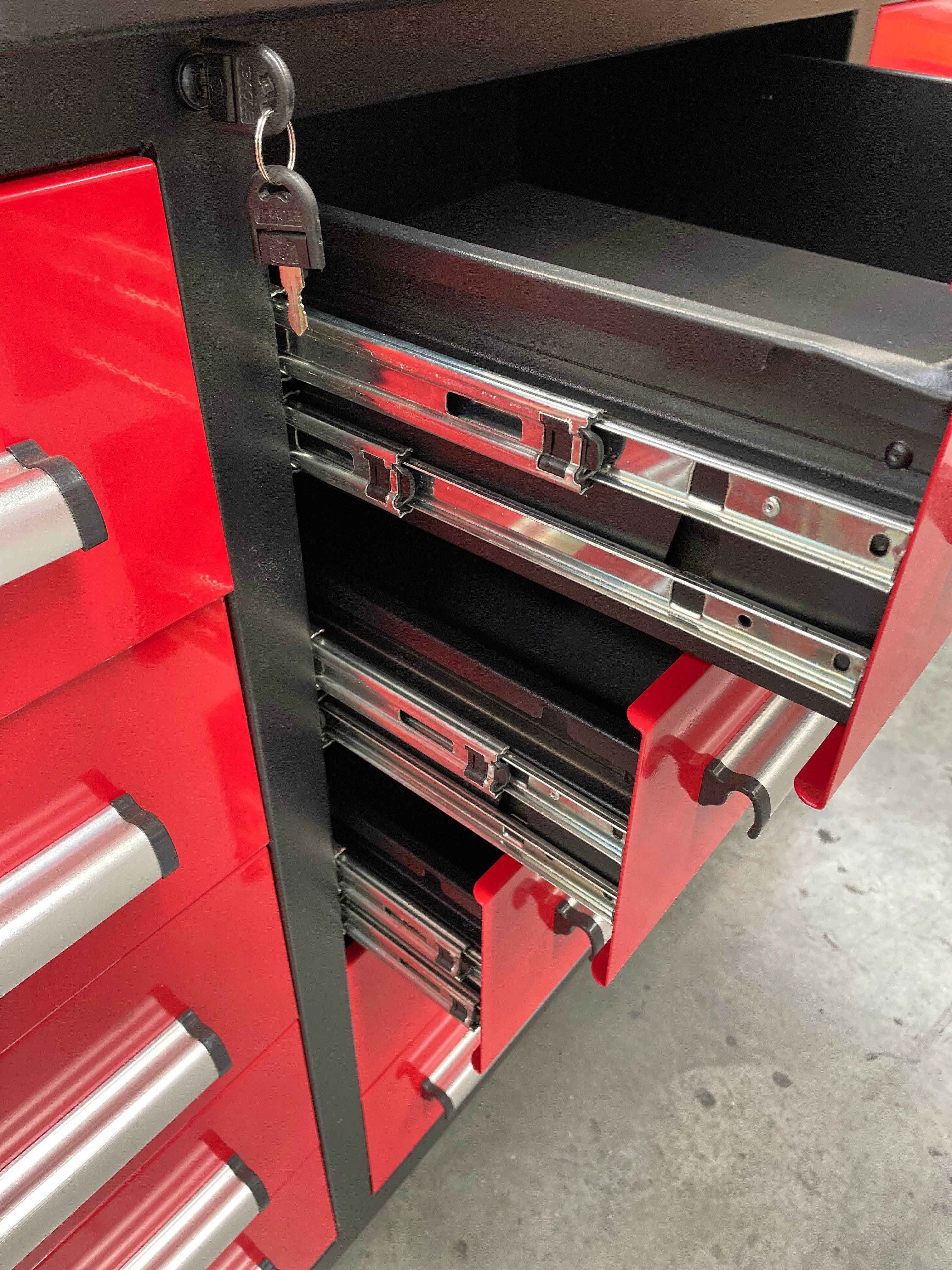 Ultimate Heavy Duty Workbench Red