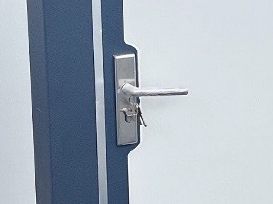 Lockable door
